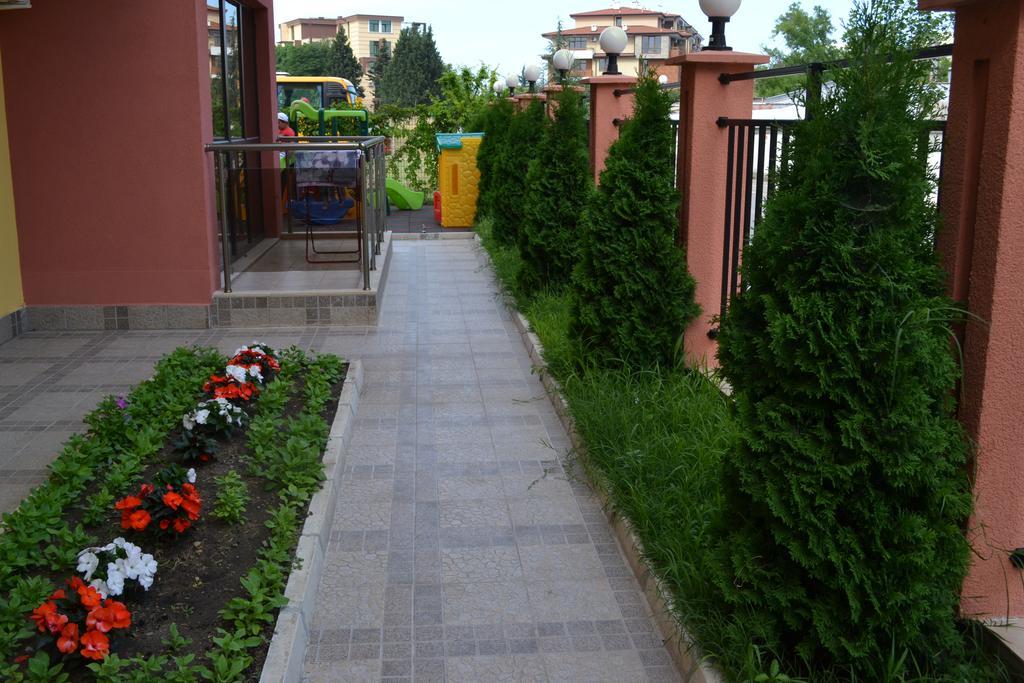 Apart Lev Ravda Bagian luar foto