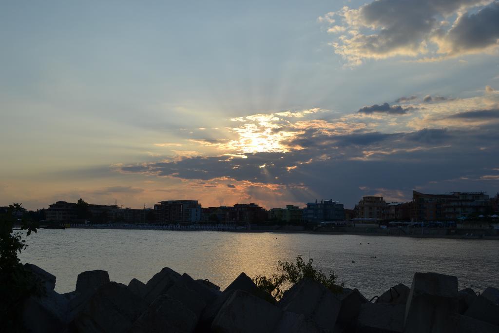 Apart Lev Ravda Bagian luar foto