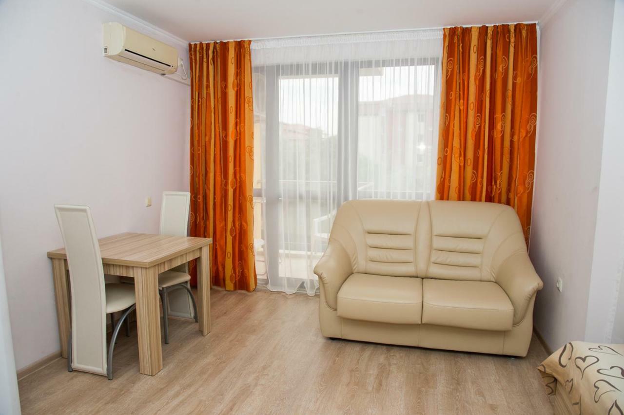 Apart Lev Ravda Bagian luar foto