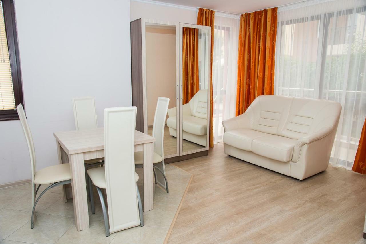 Apart Lev Ravda Bagian luar foto