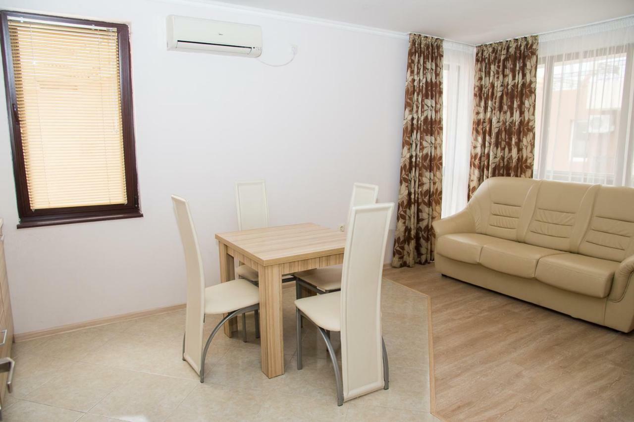 Apart Lev Ravda Bagian luar foto