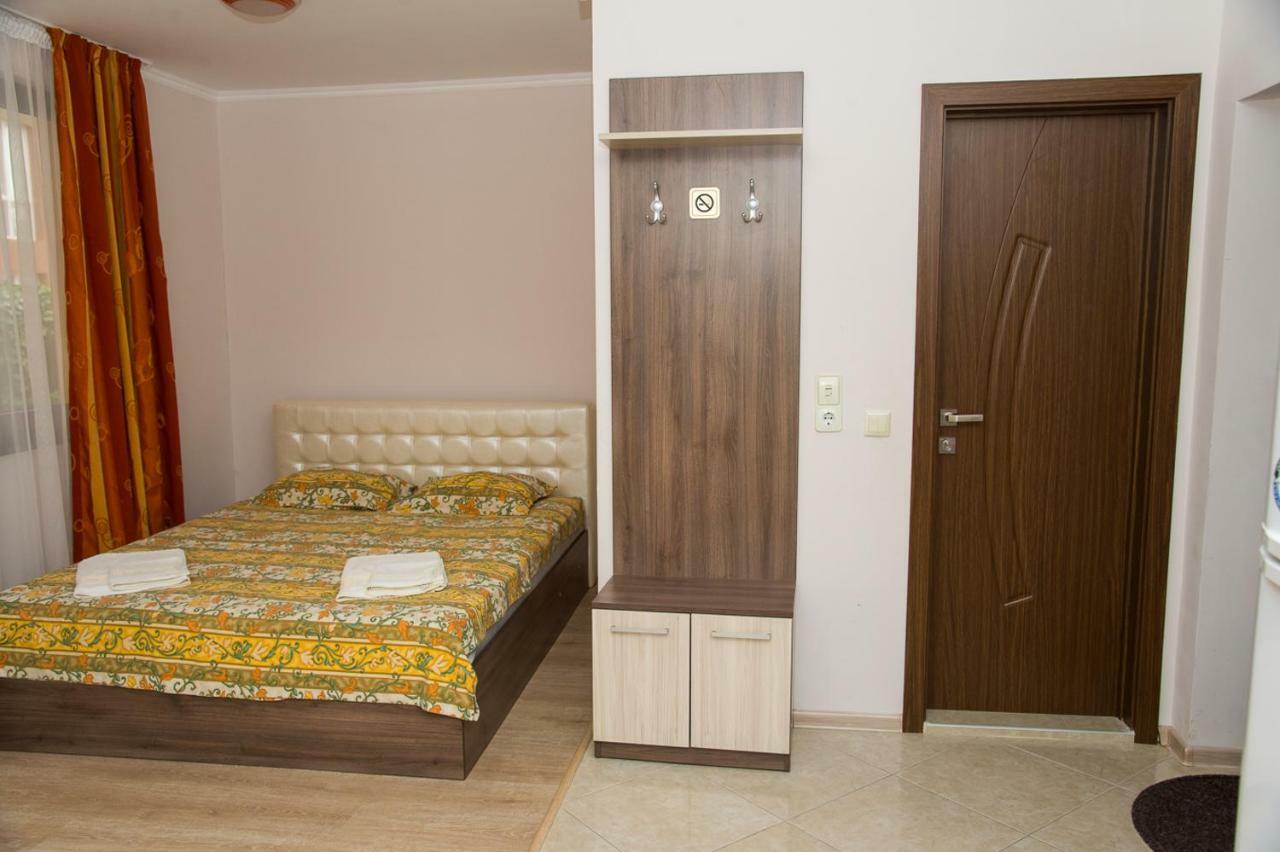 Apart Lev Ravda Bagian luar foto